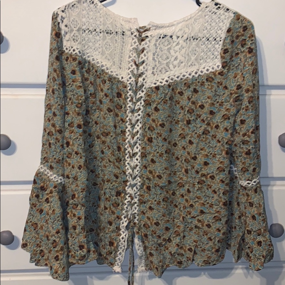 Boho floral flare ruffle sleeve top, size S.